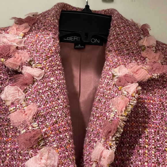 NWT designer pretty tweed suit w/flared bottom; flowered rosette designs-collar - Picture 6 of 6